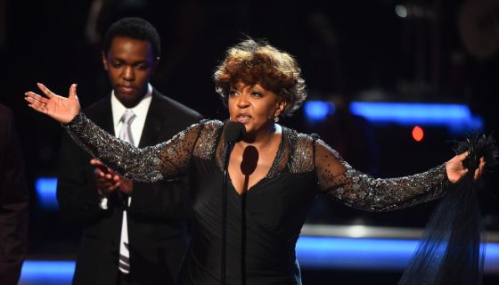 anita-baker-gets-caught-up-in-the-rapture-of-angry-aunties-after-canceled-concert-in-atl