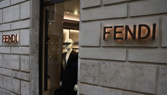 sis,-fendi-is-dropping-new-fragrances-so-get-your-coins-ready